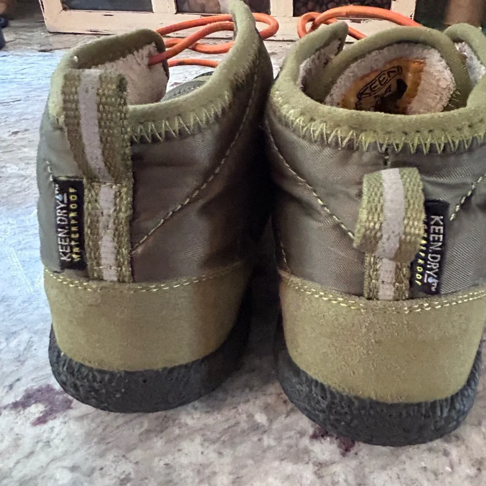 Keen Kids Howser II Waterproof Olive and Orange Boots - Picture 10 of 10